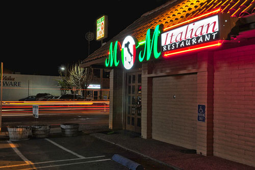M&M's Italian Restaurant Los Banos - Photo by Charles Guest of MemorablePlaces.com © Copyright 2012
